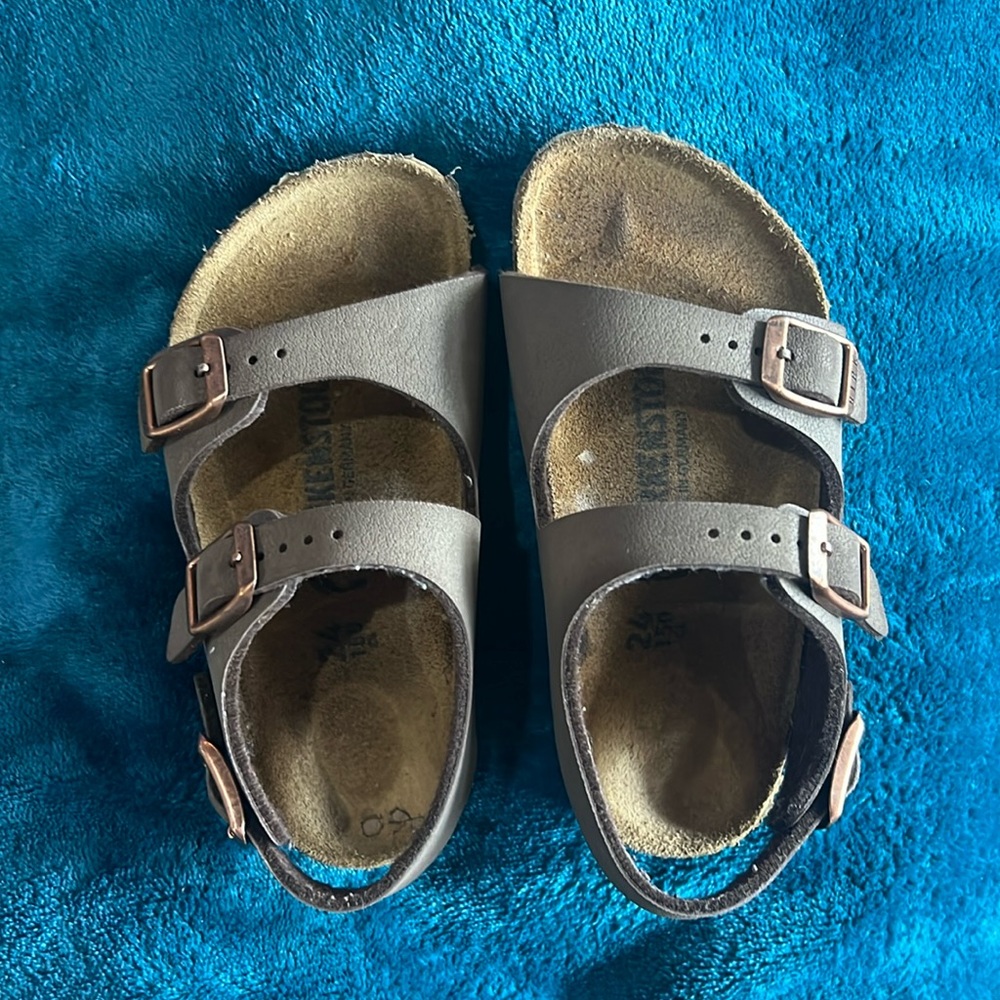 Birkenstock toddler Roma sandal size 24 EU